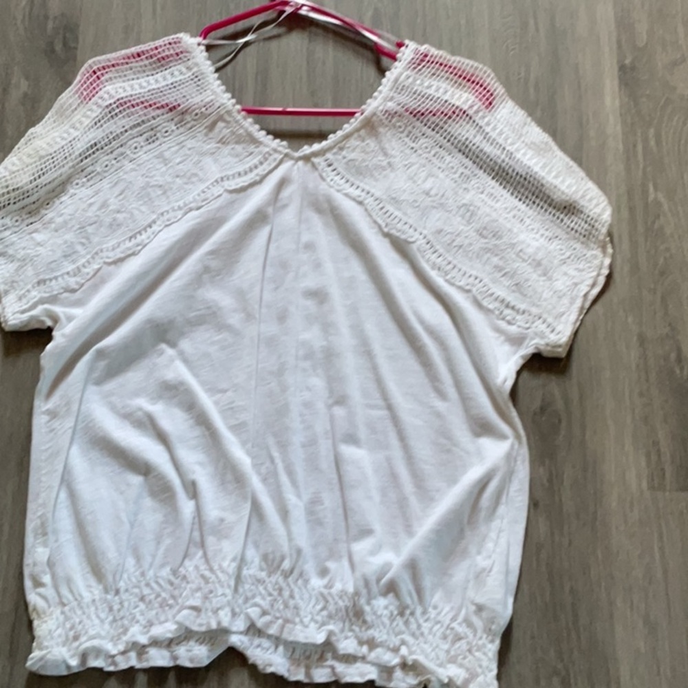 Elegant White Lace Women's Top